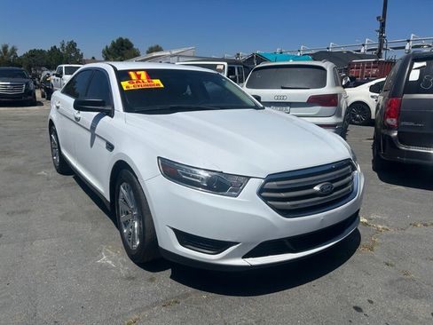 Used 2017 Ford Taurus SE FWD image 6