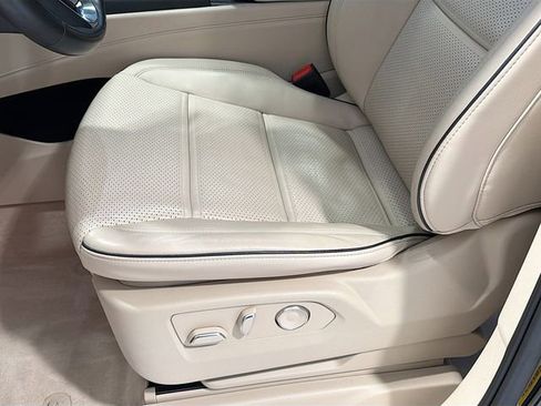 Certified 2023 Cadillac Escalade Premium Luxury image 18