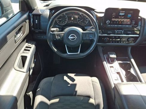Used 2024 Nissan Pathfinder SV FWD image 13