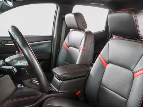 Used 2024 Chevrolet Colorado Z71 w/ Z71 Convenience Package 2 image 23