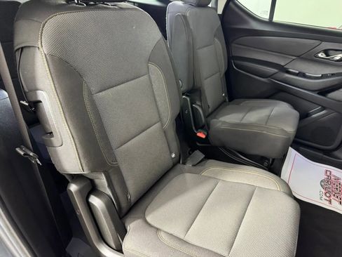 Used 2020 Chevrolet Traverse LT AWD/4WD image 37