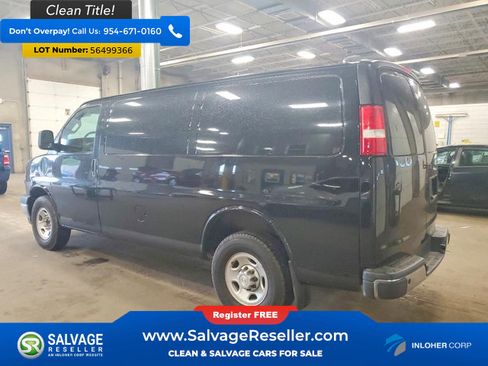 Used 2018 Chevrolet Express 2500 w/ Driver Convenience Package RWD image 3
