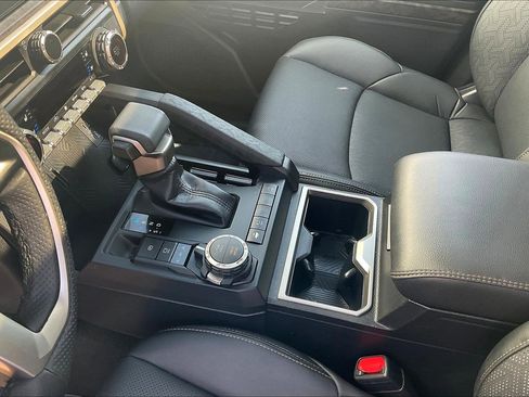 Used 2025 Toyota Tacoma Limited image 22