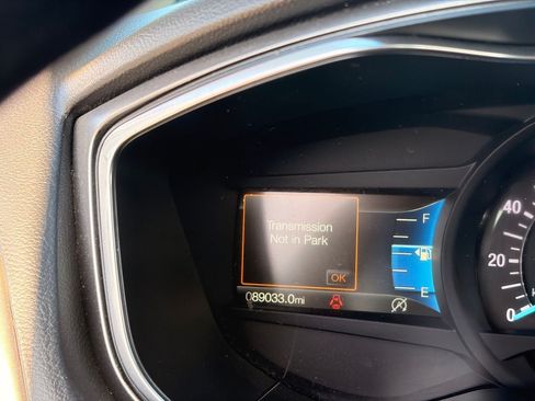Used 2020 Ford Fusion SE FWD image 29