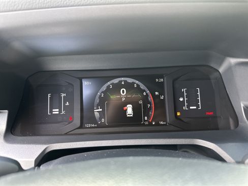 Used 2025 Toyota 4Runner SR5 AWD/4WD image 21