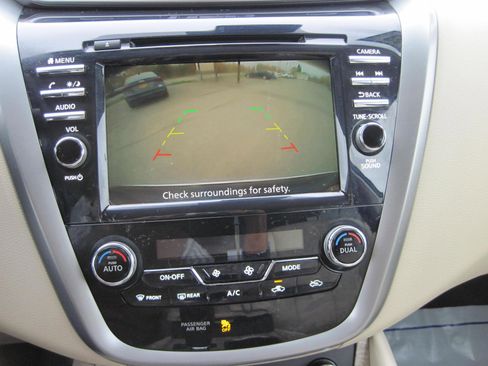 Used 2023 Nissan Murano SV image 17