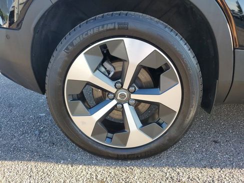 Used 2026 Volvo XC40 B5 Plus AWD/4WD image 5