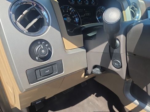 Used 2014 Ford F150 Lariat w/ Lariat Chrome Package AWD/4WD image 16