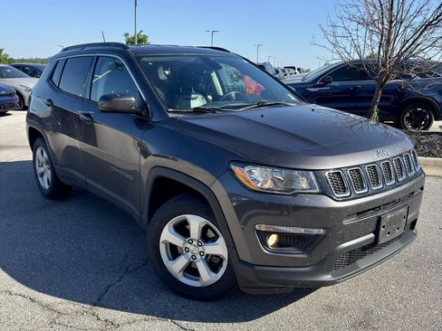 Used 2018 Jeep Compass Latitude w/ Popular Equipment Group AWD/4WD image 7