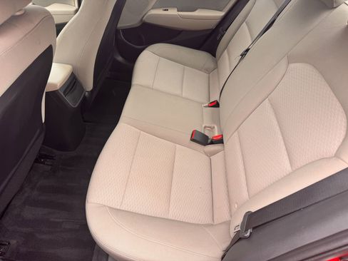 Used 2020 Hyundai Elantra Value Edition image 17