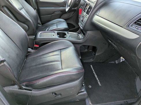 Certified 2017 Dodge Grand Caravan GT image 18