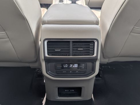 Used 2024 Volkswagen Atlas SE AWD/4WD image 31