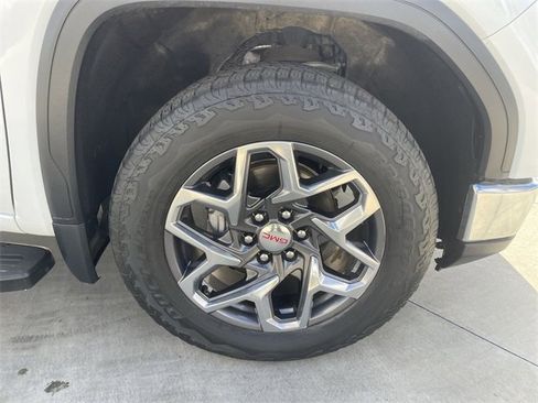 Used 2023 GMC Sierra 1500 SLT w/ SLT Premium Package image 33