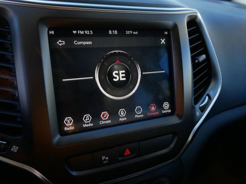 Used 2019 Jeep Cherokee Trailhawk image 26