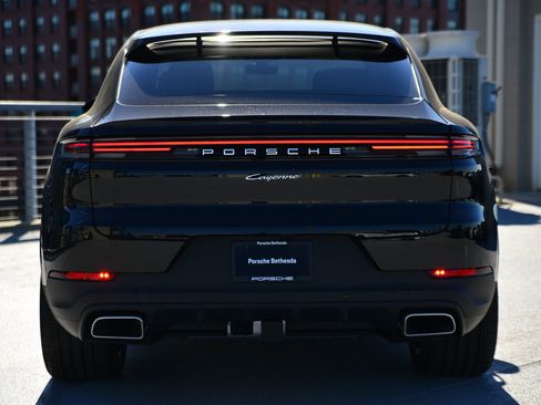 Certified 2026 Porsche Cayenne Coupe image 10