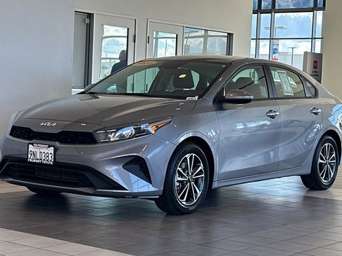 Used 2023 Kia Forte LXS FWD image 8