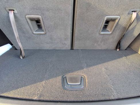 Used 2025 Cadillac XT6 Luxury image 26