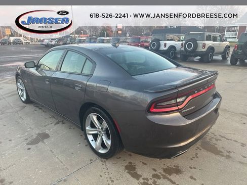 Used 2017 Dodge Charger R/T w/ Premium Group image 4
