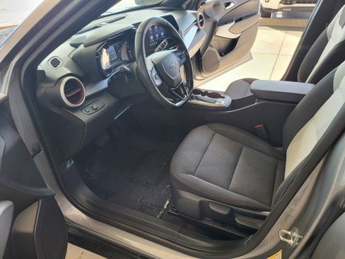 Used 2024 Chevrolet Trax RS w/ Driver Confidence Package image 8