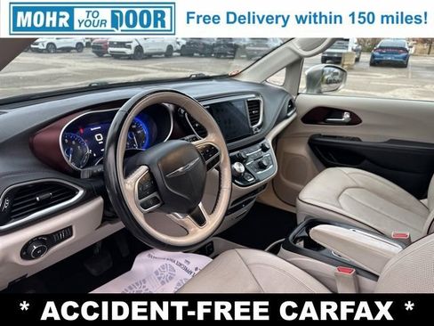Used 2018 Chrysler Pacifica Limited image 13