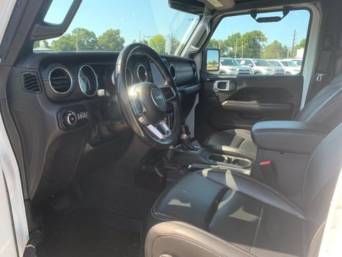Used 2021 Jeep Wrangler Unlimited Sahara AWD/4WD image 12