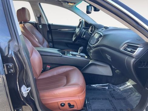 Used 2015 Maserati Ghibli RWD image 26