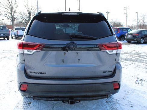 Used 2019 Toyota Highlander SE image 6