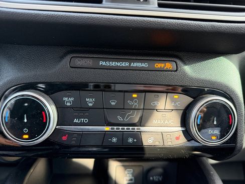 Used 2022 Ford Escape SEL w/ Technology Package image 31