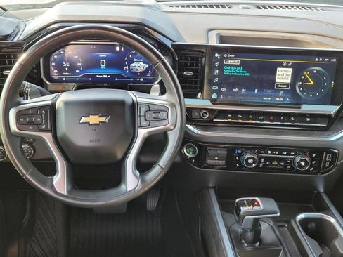Used 2023 Chevrolet Silverado 1500 LTZ AWD/4WD image 16