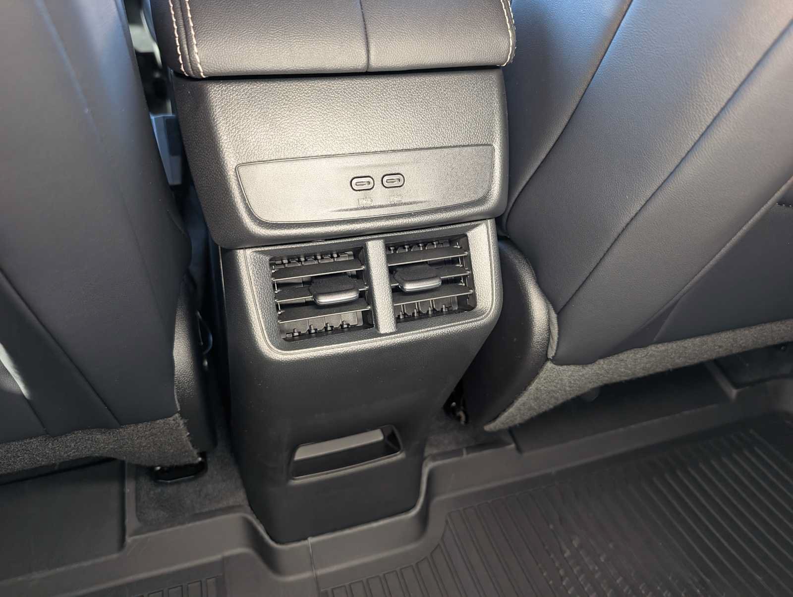 New 2027 GMC Terrain Elevation w/ Elevation Premium Package AWD/4WD image 15