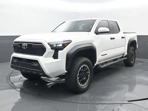 Used 2024 Toyota Tacoma TRD Off-Road AWD/4WD image 8