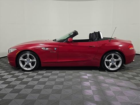 Used 2015 BMW Z4 sDrive28i image 2