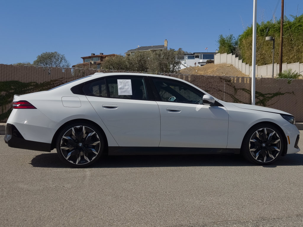 Used 2026 BMW 530i w/ M Sport Package RWD image 25