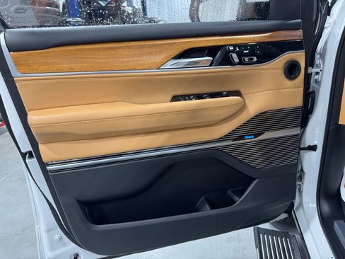 Used 2022 Jeep Grand Wagoneer Series III w/ Rear Seat Video Group 1 image 33