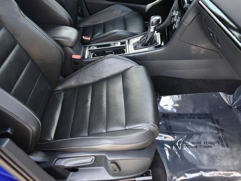 Used 2015 Volkswagen Golf R 4-Door AWD/4WD image 31