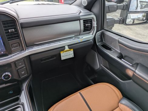 Used 2024 Ford F350 Platinum w/ FX4 Off-Road Package image 16