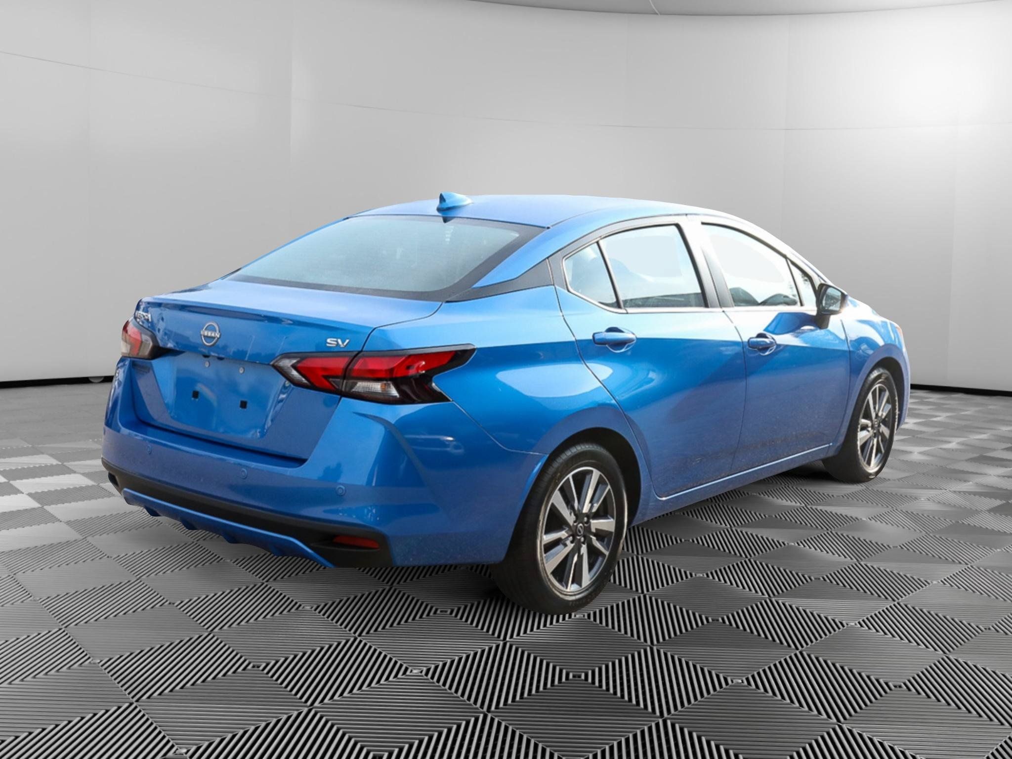 Used 2023 Nissan Versa SV FWD image 7