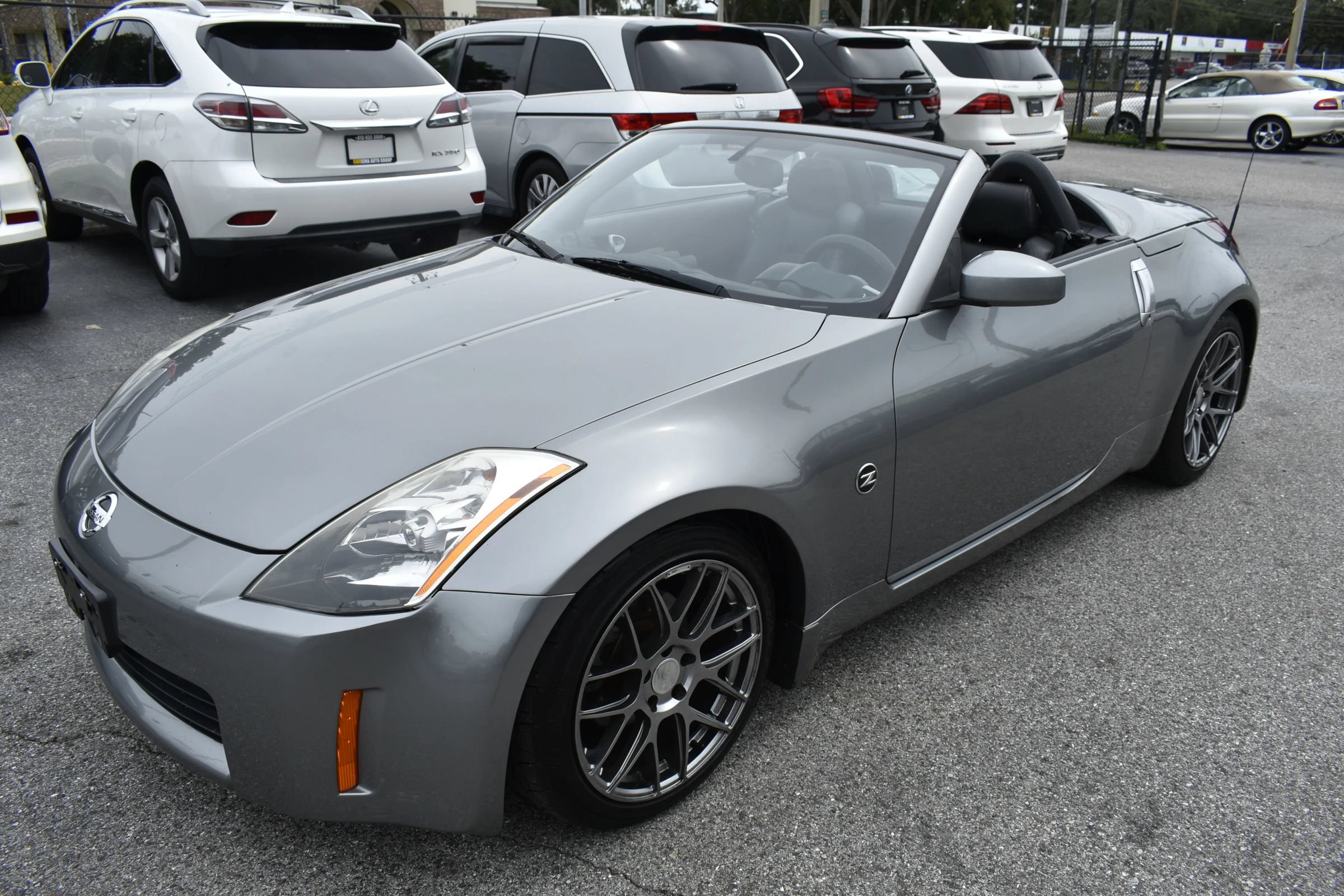Used 2004 Nissan 350Z Touring RWD image 3
