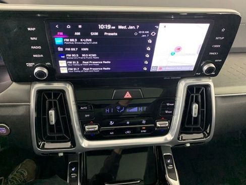 Used 2023 Kia Sorento SX image 9