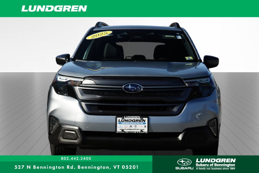 Used 2025 Subaru Forester Premium AWD/4WD image 32