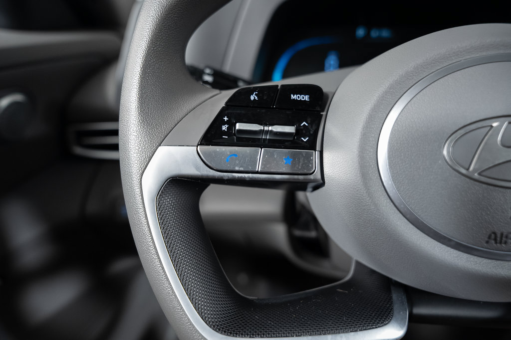 Certified 2026 Hyundai Elantra SE FWD image 29