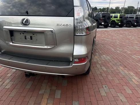 Used 2023 Lexus GX 460 Premium AWD/4WD image 11