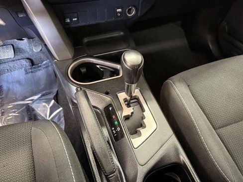 Used 2018 Toyota RAV4 XLE FWD image 11