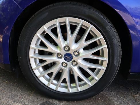 Used 2014 Ford Focus Titanium FWD image 40