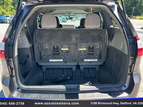 Used 2015 Toyota Sienna LE FWD image 11