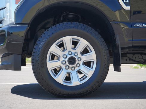 Used 2018 Ford F250 Platinum w/ Platinum Ultimate Package AWD/4WD image 29
