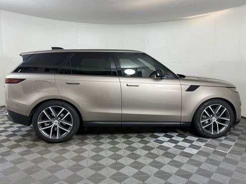 Used 2023 Land Rover Range Rover Sport SE image 9