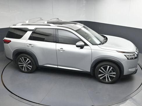 Certified 2023 Nissan Pathfinder Platinum w/ Cargo Package AWD/4WD image 37
