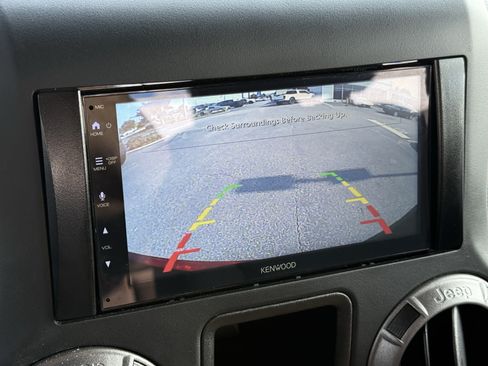 Used 2018 Jeep Wrangler Sport w/ Connectivity Group AWD/4WD image 23