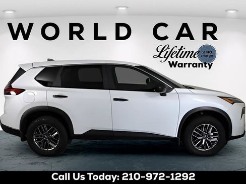Used 2025 Nissan Rogue S FWD image 8